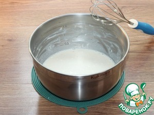 Пироги с мясным фаршем, овощами, соусом