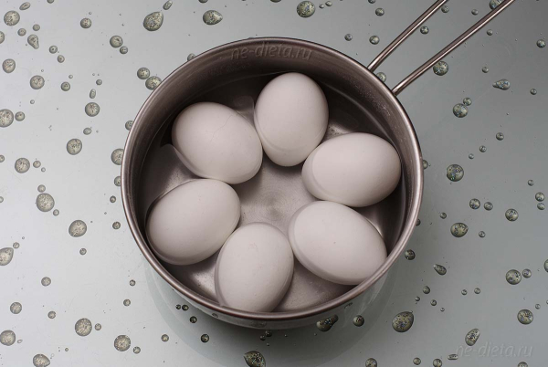 Окраска яиц на Пасху с помощью риса