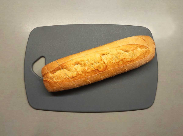 Багет с чесноком и зеленью