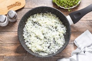 Морковь жареная с луком