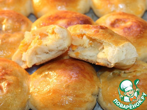 Круглые пирожки с овощами и яйцом
