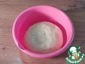 Круглые пирожки с овощами и яйцом